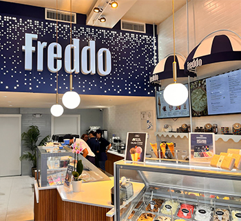 Logo Freddo with a background